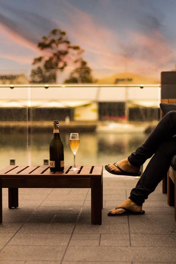 Ulverstone Waterfront Apartments מראה חיצוני תמונה